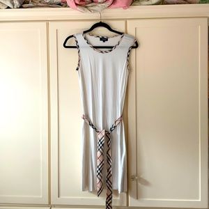 Burberry  t shirt cotton dress w belt